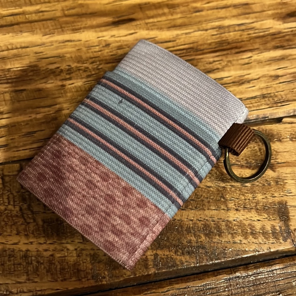 mini Thread wallet - Picture 2 of 2
